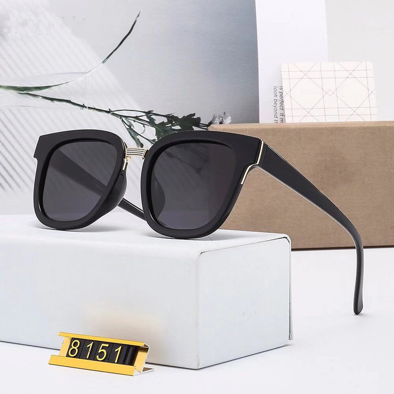 2021 Womens Designers Sunglasses for men classic round sun glasses Black frame beach mirror UV400 protection, White;black
2021 Womens Designers Sunglasses for men classic round sun glasses Black frame beach mirror UV400 protection, White;black