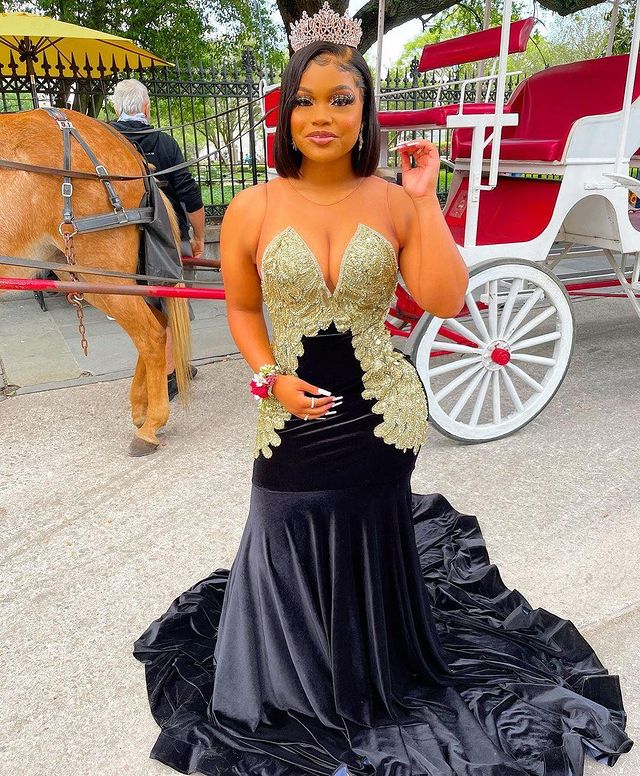 2021 Plus Size Arabic Aso Ebi Black Mermaid Velvet Prom Dresses Lace Sheer Neck Evening Formal Party Second Reception Gowns Dress ZJ216