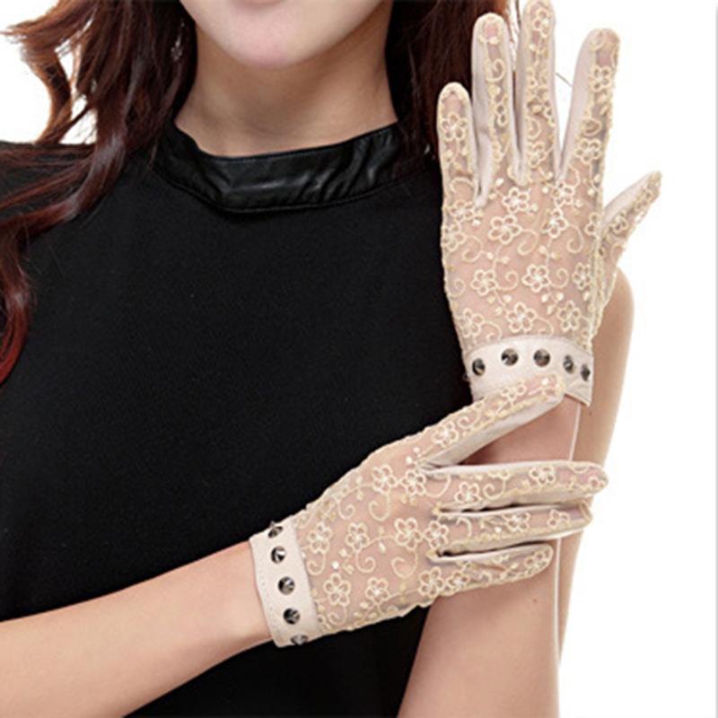 Five Fingers Gloves Women's Genuine Sheepskin Leather Lace Mittens Spring Female Elegant Ruffle Rivet High-end S2160
Five Fingers Gloves Women's Genuine Sheepskin Leather Lace Mittens Spring Female Elegant Ruffle Rivet High-end S2160