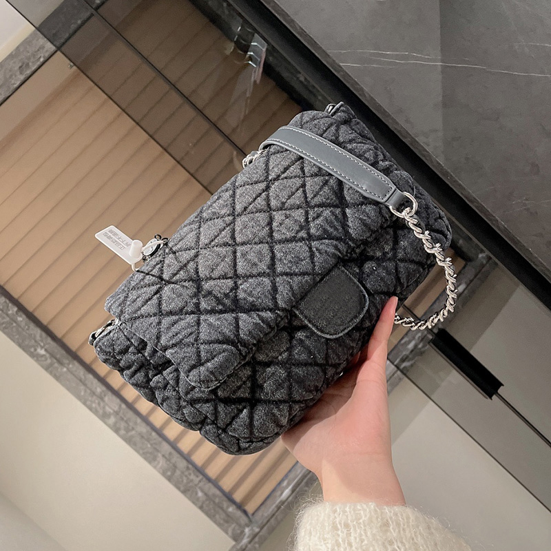 Vintage Classic Flap Aged Denim Bags Cross Body Shoulder Silver Metal Hardware Quilted Large Capacity Luxury Designer Purse France Women Handbags 26*28CM Wholesale, Grey
Vintage Classic Flap Aged Denim Bags Cross Body Shoulder Silver Metal Hardware Quilted Large Capacity Luxury Designer Purse France Women Handbags 26*28CM Wholesale, Grey