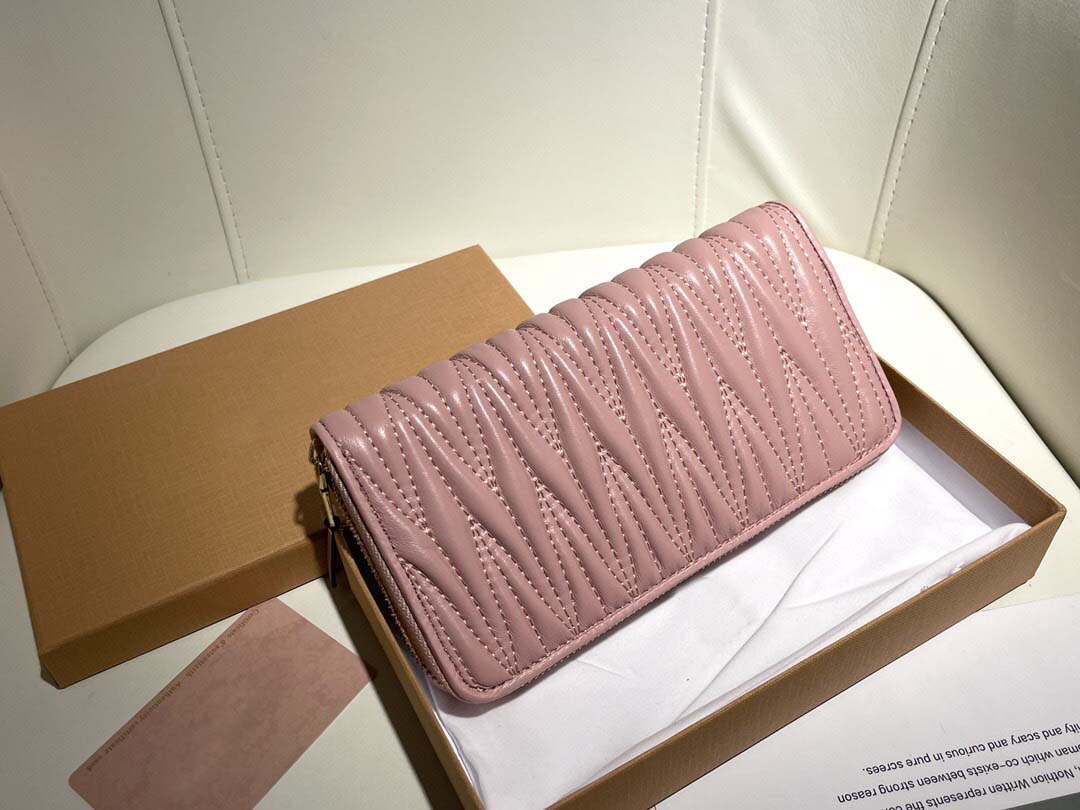 2021 women luxurys mens designers womens fashion Pleated pink wallet handbags clutch bags long purses Credit card holder tote bag lady Zipper wallets Coin Purse, Customize
2021 women luxurys mens designers womens fashion Pleated pink wallet handbags clutch bags long purses Credit card holder tote bag lady Zipper wallets Coin Purse, Customize