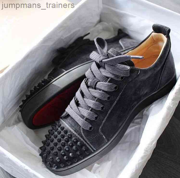 Super quality made Men's Casual Shoes junior spikes red bottom sneaker dark grey genuine leather suede rivets flats low top sports trainers
Super quality made Men's Casual Shoes junior spikes red bottom sneaker dark grey genuine leather suede rivets flats low top sports trainers