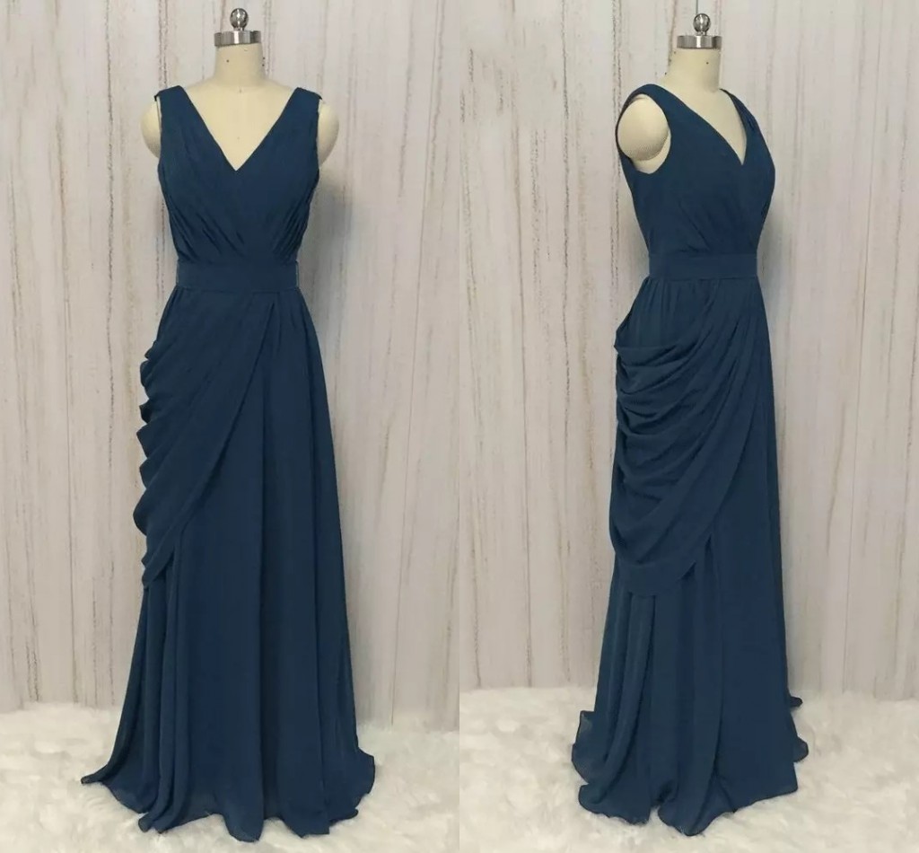 Modest Dark Blue V neck Bridesmaid Dresses Floor Length Ruched Empire Waist Beach Backless Country Prom Evening Party Dress
Modest Dark Blue V neck Bridesmaid Dresses Floor Length Ruched Empire Waist Beach Backless Country Prom Evening Party Dress