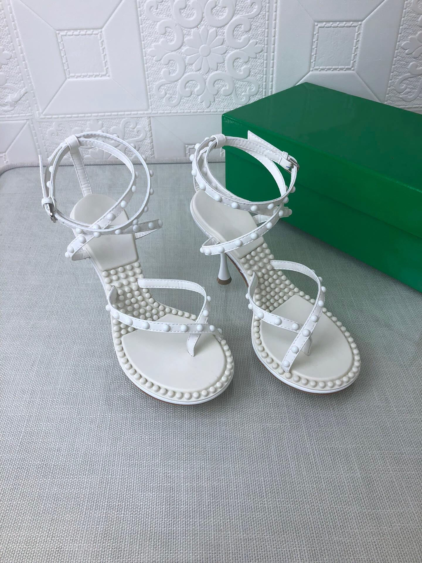 Designers Women's Sandal Dot Leather sandals Luxury Flip Flop ladies mules fashion Wedding heel women shoes Ankle strap high heels Rivet Shoe Designer Slides, Red
Designers Women's Sandal Dot Leather sandals Luxury Flip Flop ladies mules fashion Wedding heel women shoes Ankle strap high heels Rivet Shoe Designer Slides, Red