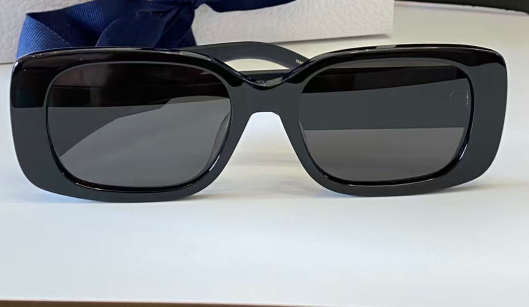 Black Oval Rectangle Sunglasses s2u Grey Lens Women Fashion Sun Glasses UV400 Protecton Eyewear with box
Black Oval Rectangle Sunglasses s2u Grey Lens Women Fashion Sun Glasses UV400 Protecton Eyewear with box