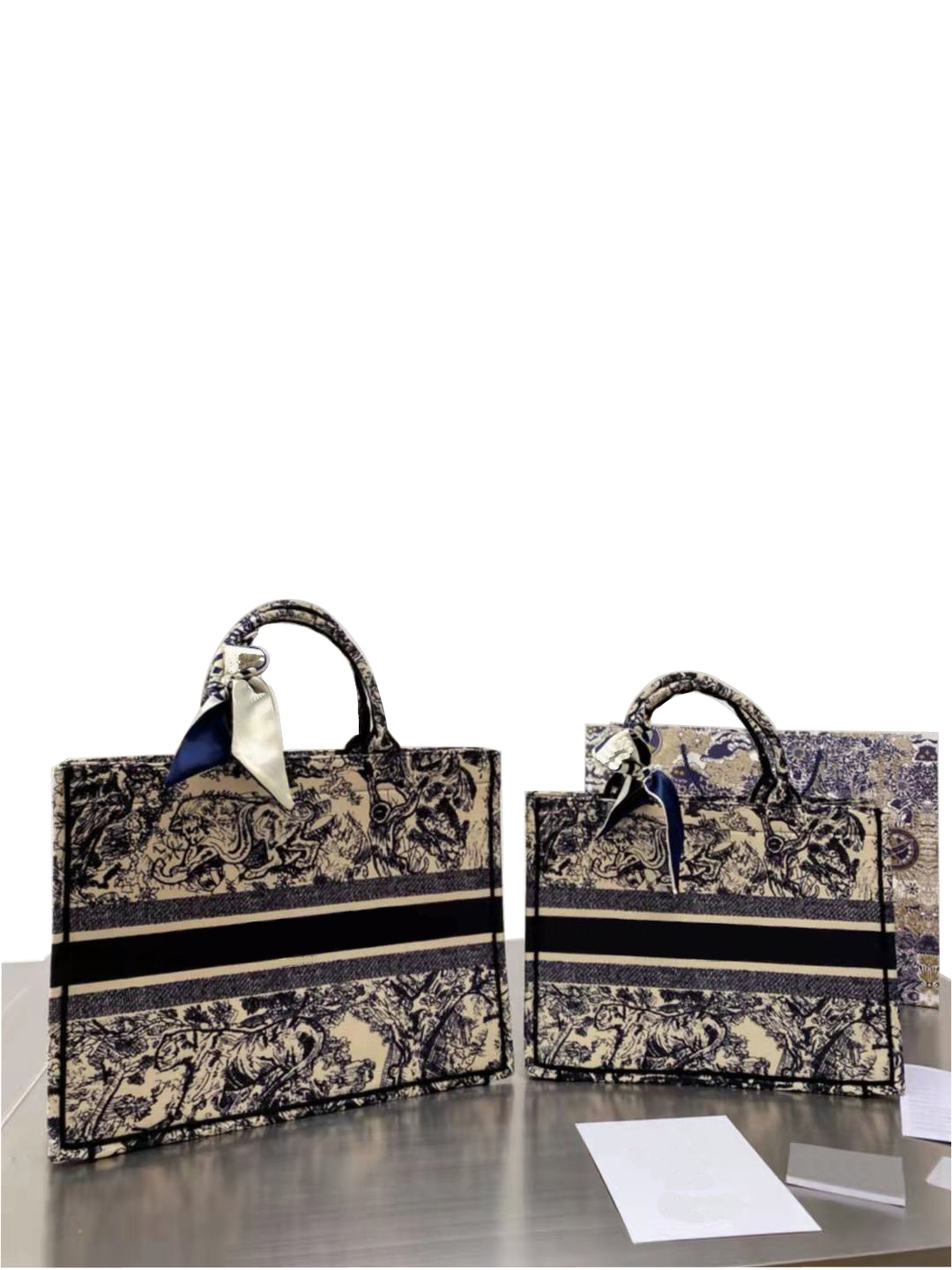 2021 wholesale women's large capacity shopping bag fashion embroidery handbag Luxury Designer Tote
2021 wholesale women's large capacity shopping bag fashion embroidery handbag Luxury Designer Tote