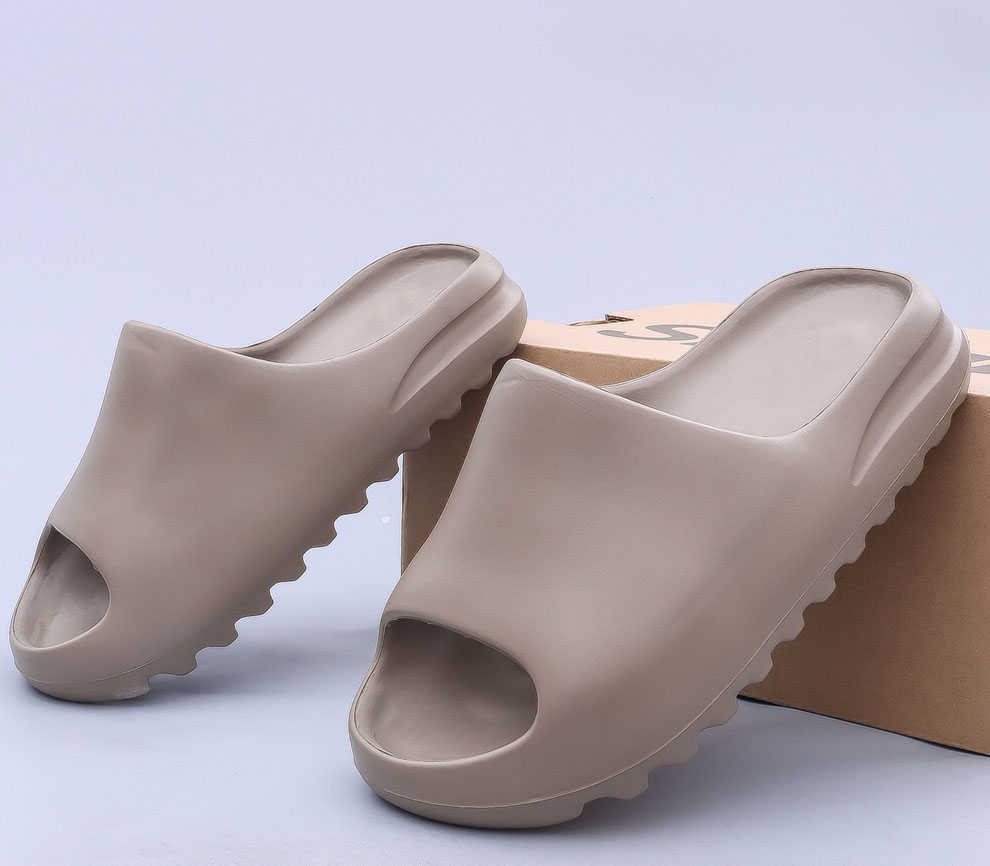 US5-US12 Kaw s Slipper Men Women Slide Bone Earth Brown Desert Sand Slide Resin designer shoes Sandals Foam Runner SESAME STREET slide, Black
US5-US12 Kaw s Slipper Men Women Slide Bone Earth Brown Desert Sand Slide Resin designer shoes Sandals Foam Runner SESAME STREET slide, Black