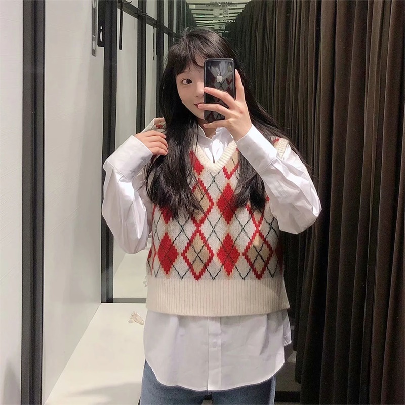 Women Fashion Diamond Check Knitted Vest Sweaters Vintage V Neck Side Vents Female Waistcoat Chic Jumper Tops 210520
