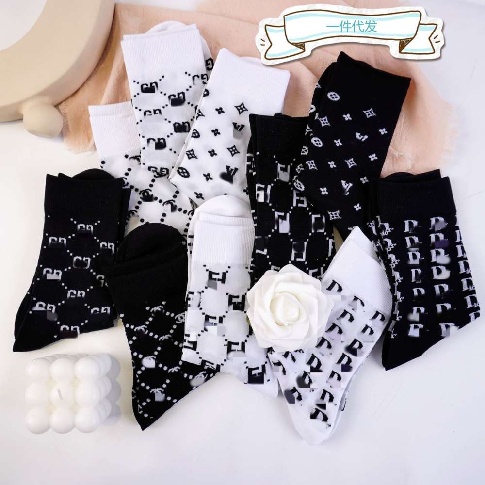 New crystal silk ice high tube double lcgfd women's socks net red fashion same letter tide brand, Black
New crystal silk ice high tube double lcgfd women's socks net red fashion same letter tide brand, Black