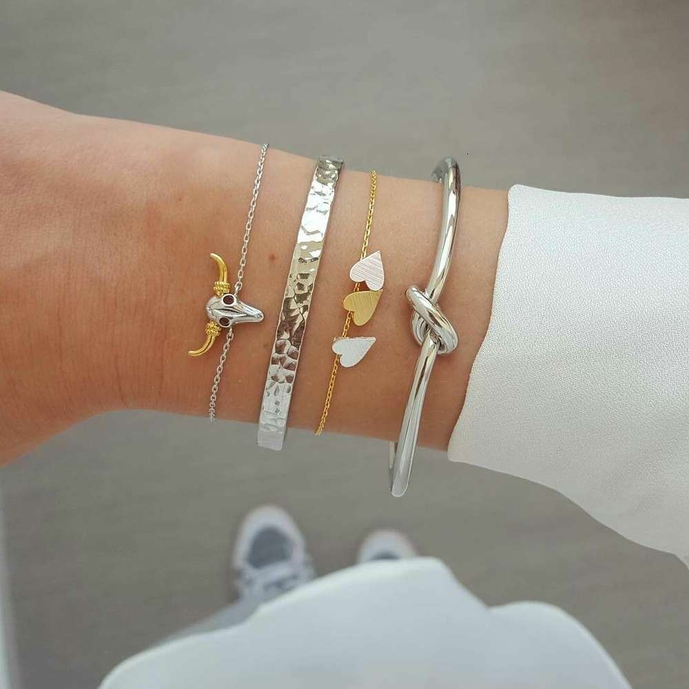 Hand catenary Fashion trend jewelry Knot love Tauren Bracelet women's combination set b0107, Golden;silver
Hand catenary Fashion trend jewelry Knot love Tauren Bracelet women's combination set b0107, Golden;silver
