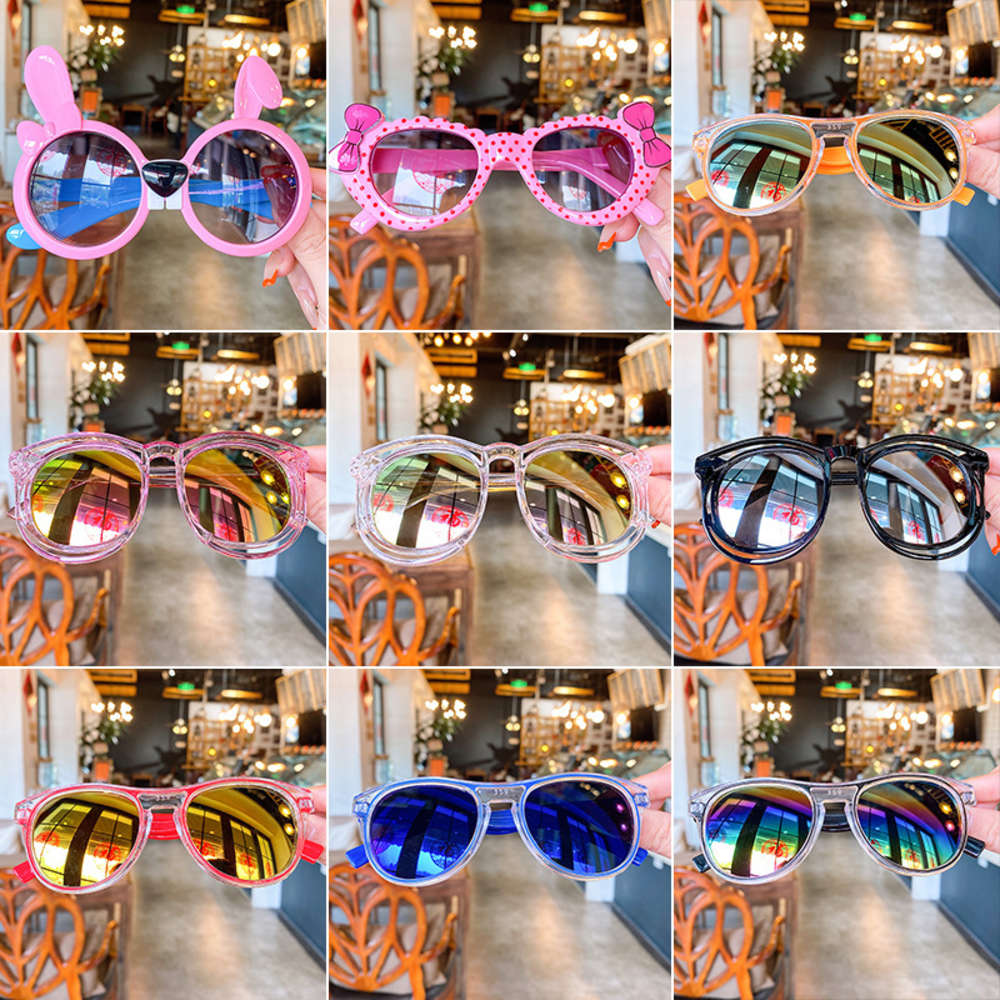 sunglasses Children's lovely Sunglasses ultraviolet glasses baby fashion boys and girls cartoon toy eyeglass frame, Blue
sunglasses Children's lovely Sunglasses ultraviolet glasses baby fashion boys and girls cartoon toy eyeglass frame, Blue