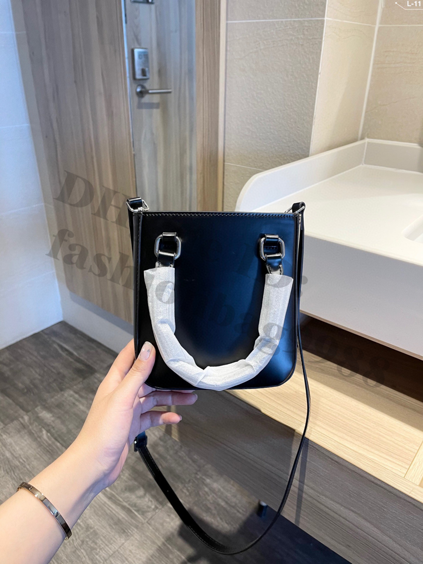Genuine Leather Black Mini Shoulder Cross Body Bags Women Ladies Pink Sweet Girl Summer Spring Phone PU Handbags For Wallet Lady One Side Small Handbag, Make up the differece
Genuine Leather Black Mini Shoulder Cross Body Bags Women Ladies Pink Sweet Girl Summer Spring Phone PU Handbags For Wallet Lady One Side Small Handbag, Make up the differece