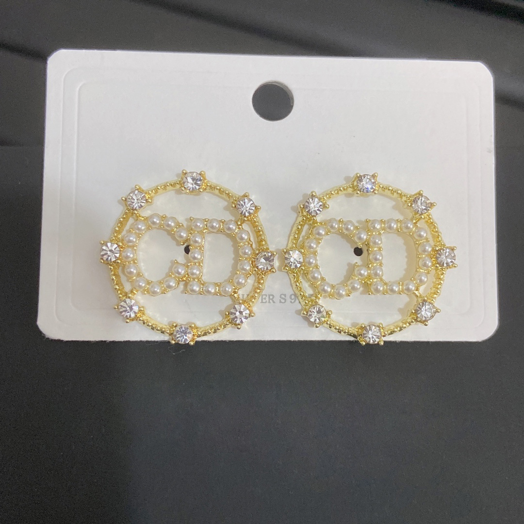 20color 22ss 18K Gold Plated Copper Alloy Stud Women Personality Korean Double Letter Long Earrings Tassel Circle Crystal Pearl Fashion Jewe, Golden;silver
20color 22ss 18K Gold Plated Copper Alloy Stud Women Personality Korean Double Letter Long Earrings Tassel Circle Crystal Pearl Fashion Jewe, Golden;silver