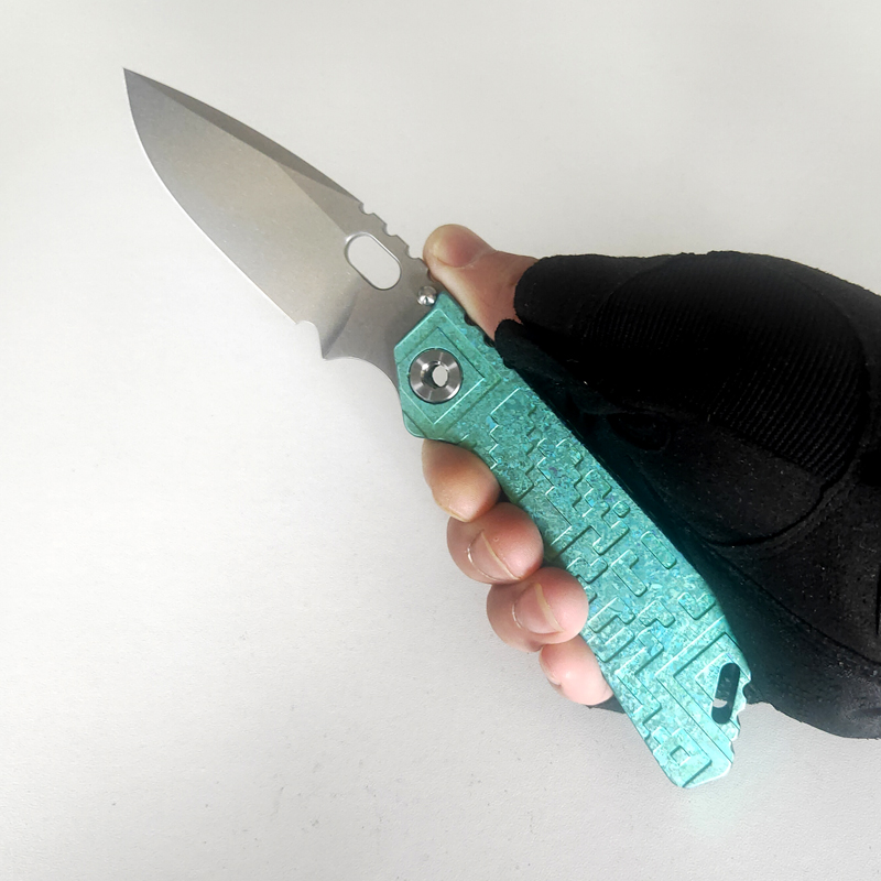 EVIL EYES Customized Sng Folding Knife Fashion Green Crystalline Titanium Knives 100% M390 Blade Outdoor Knifes Tactical Camping Hunting Too
EVIL EYES Customized Sng Folding Knife Fashion Green Crystalline Titanium Knives 100% M390 Blade Outdoor Knifes Tactical Camping Hunting Too