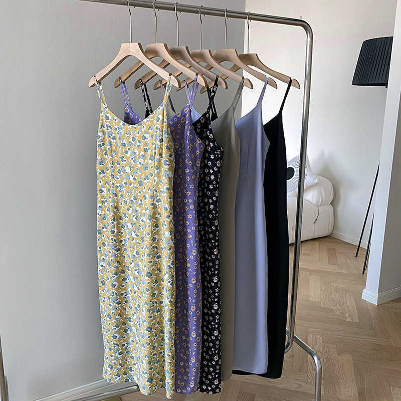 Summer 6-color Sling Adjustable Flower Print Chiffon Dres Korean Loose V-neck Open Fork Spaghetti Strap Long 210608, Blue-purple
Summer 6-color Sling Adjustable Flower Print Chiffon Dres Korean Loose V-neck Open Fork Spaghetti Strap Long 210608, Blue-purple