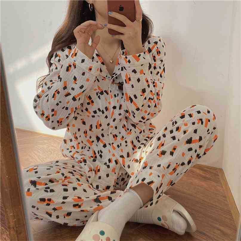 Women Cotton Pajamas Printing Two Piece Suits Stylish Soft Sleepwear Female Femme Home Chic Loose Sets 210525, Photo color
Women Cotton Pajamas Printing Two Piece Suits Stylish Soft Sleepwear Female Femme Home Chic Loose Sets 210525, Photo color