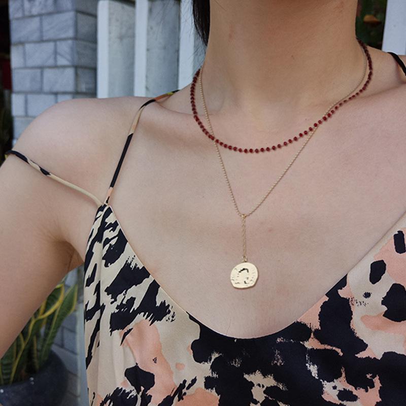 Pendant Necklaces Female Double Layer Vintage Gold Carved Coin Portrait Pendants Necklace Women Red Faceted Glass Crystal Beads Choker
Pendant Necklaces Female Double Layer Vintage Gold Carved Coin Portrait Pendants Necklace Women Red Faceted Glass Crystal Beads Choker