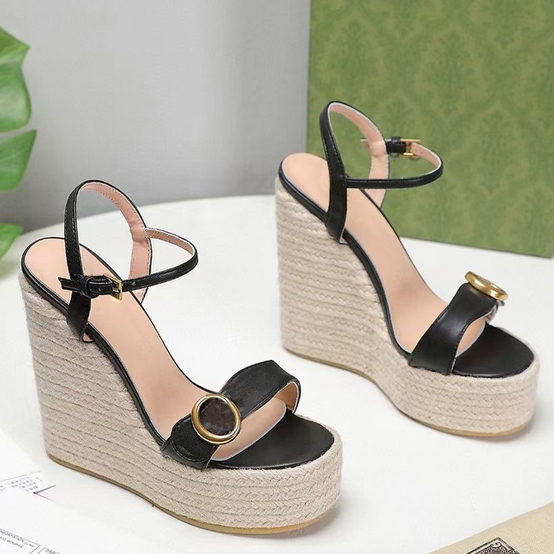European name of big luxury goods, style flat sandals, formal shoes, leather, rivet 13cm heel women size35-41, Pink
European name of big luxury goods, style flat sandals, formal shoes, leather, rivet 13cm heel women size35-41, Pink