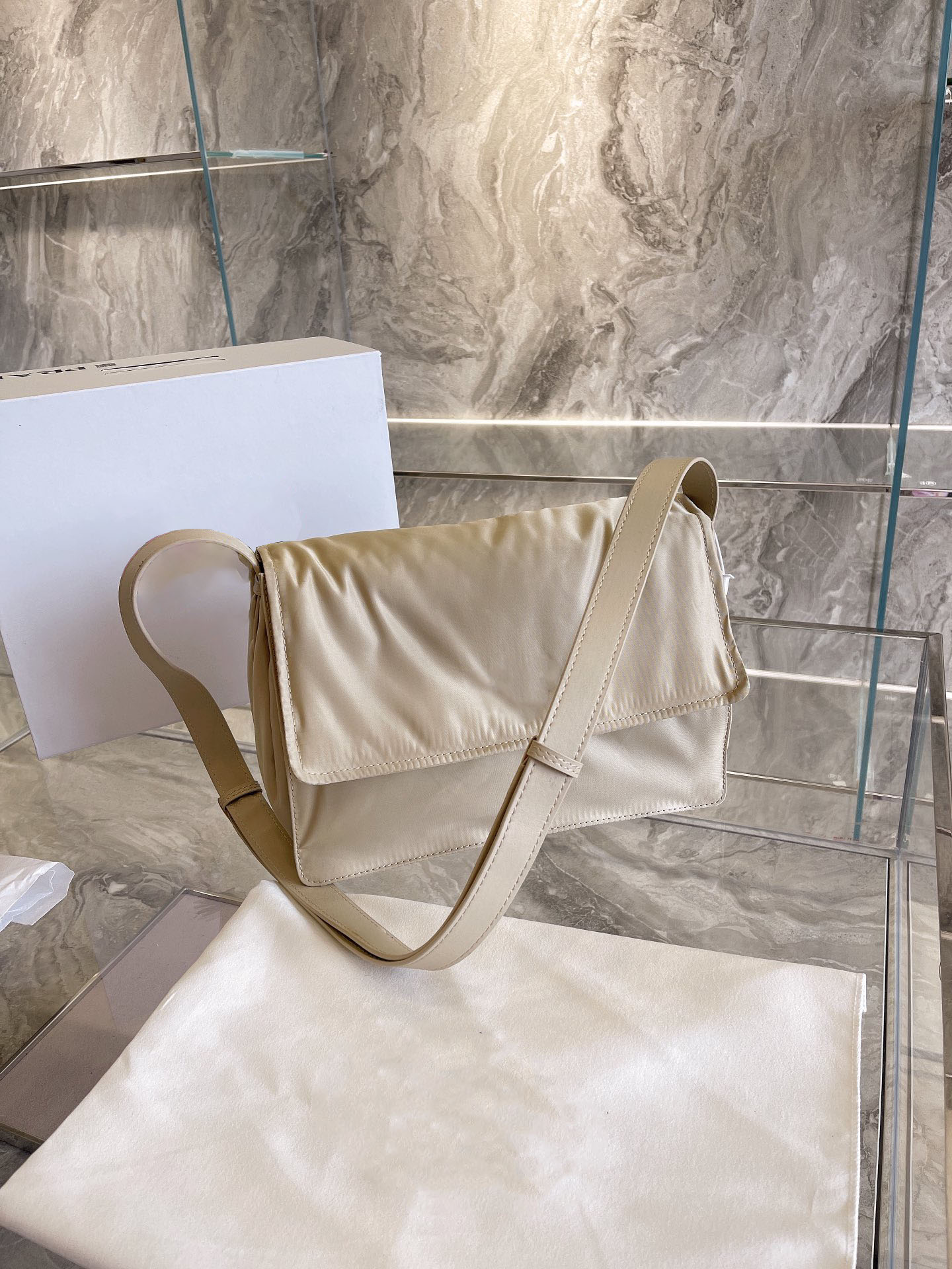 designer handbags Women Luxurys Designers Bags 2021 shoulder tote high qulity leather fashion Handbag purse Saddlebag wallet hanghhangbag Crossbody Bag totes, Customize
designer handbags Women Luxurys Designers Bags 2021 shoulder tote high qulity leather fashion Handbag purse Saddlebag wallet hanghhangbag Crossbody Bag totes, Customize