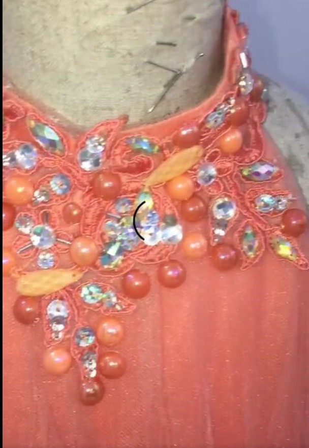 2021 Luxurious Lace Crystals Flower Girl Dresses Ball Gown Tiers Tulle Lilttle Kids Birthday Pageant Weddding Gowns