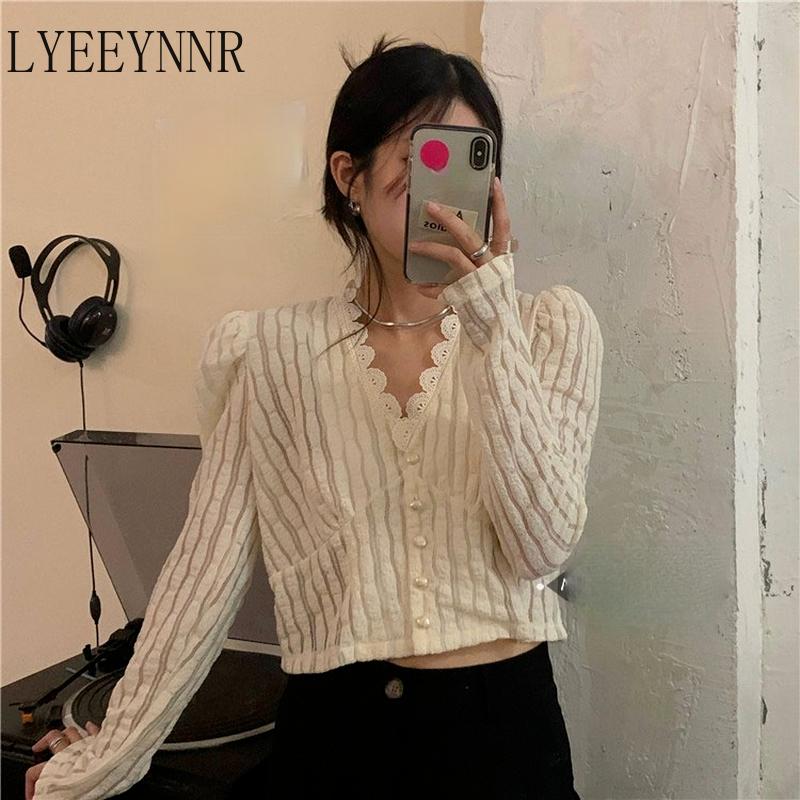 Women's Blouses & Shirts LYEEYNNR Lace Blouse Women 2021 Spring Single Breasted Long Sleeve Lady Shirt French V-Neck Bottoming Tops Blusas A, Black
Women's Blouses & Shirts LYEEYNNR Lace Blouse Women 2021 Spring Single Breasted Long Sleeve Lady Shirt French V-Neck Bottoming Tops Blusas A, Black