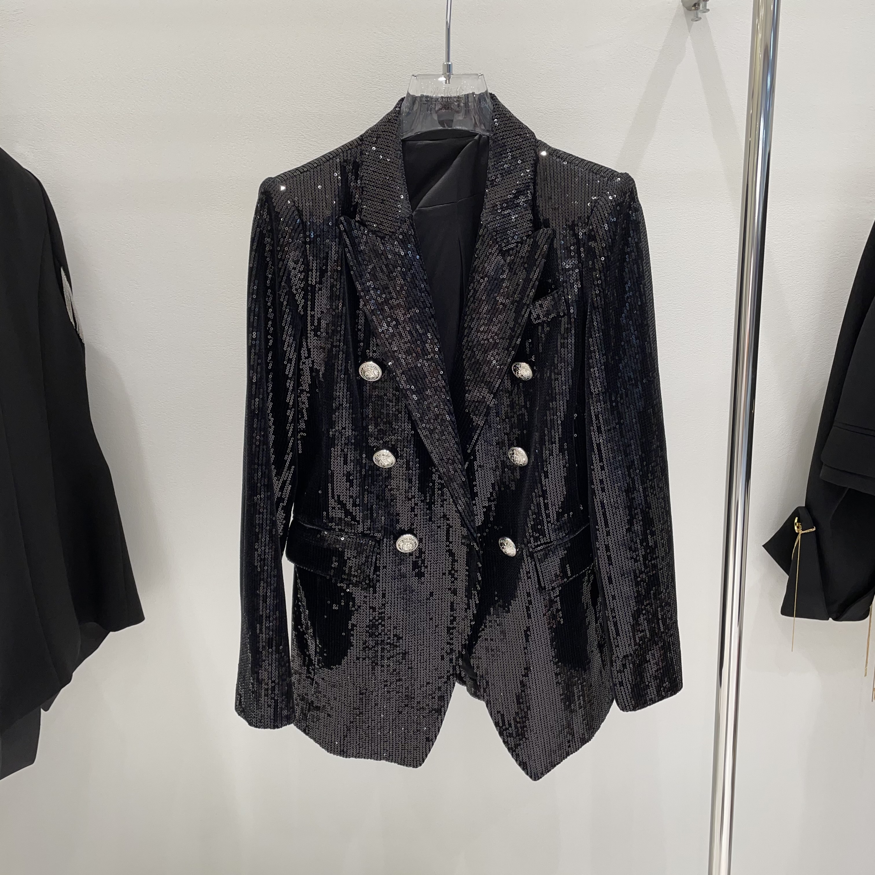 Luxurious Black Blazer Blingbling Sequins Double Buttons Women's Suits&Blazers Designer Long Sleeves Jackets 82605, White;black
Luxurious Black Blazer Blingbling Sequins Double Buttons Women's Suits&Blazers Designer Long Sleeves Jackets 82605, White;black