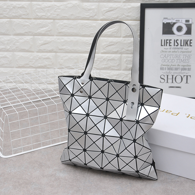 female 2021 spring and summer fashion geometric rhombic single shoulder portable folding lattice women's bag