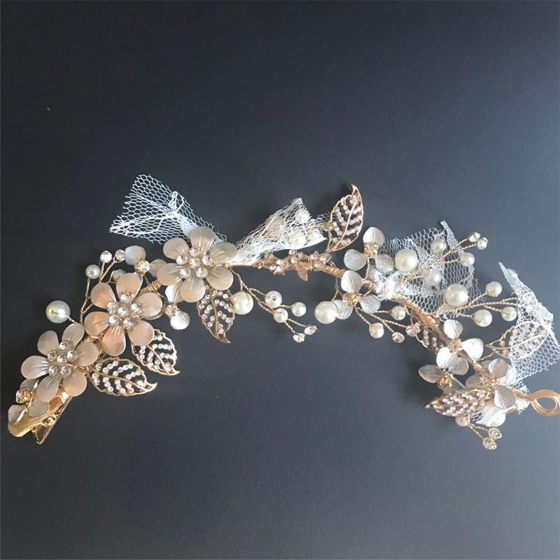 Hair Clips & Barrettes Enamel Floral Wedding Tiara Bridal Headband Gold Hairband With Pearls Crystal Leaf Yarn Copper Headpiece Vines, Golden;silver
Hair Clips & Barrettes Enamel Floral Wedding Tiara Bridal Headband Gold Hairband With Pearls Crystal Leaf Yarn Copper Headpiece Vines, Golden;silver