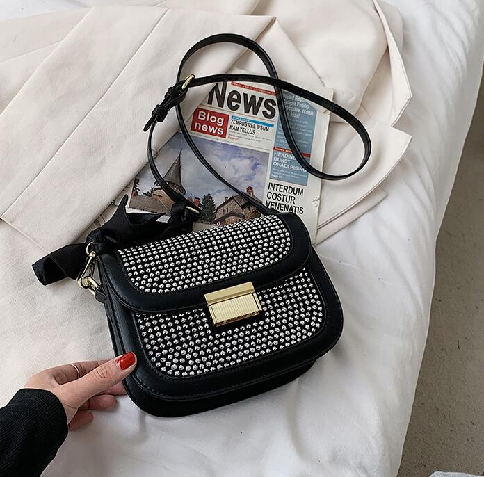 Factory wholesale women handbag personalized rivet messenger bag street fashion Diamonds handbags sweet and lovely Ribbons bow shoulder bags
Factory wholesale women handbag personalized rivet messenger bag street fashion Diamonds handbags sweet and lovely Ribbons bow shoulder bags