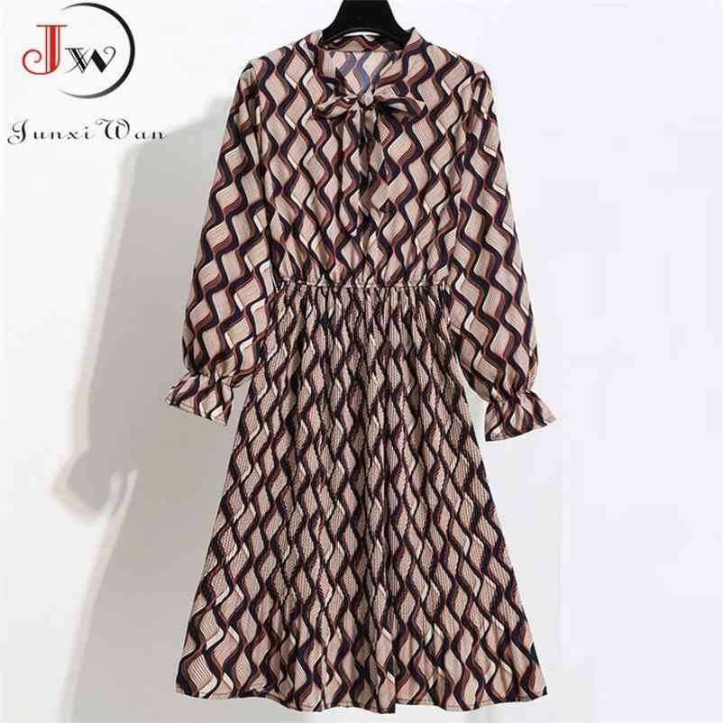 Women Casual Autumn Winter Dress Long Sleeve Bow Collar Lady Korean Style Vintage Floral Printed Chiffon Shirt Long Dresses 210409
