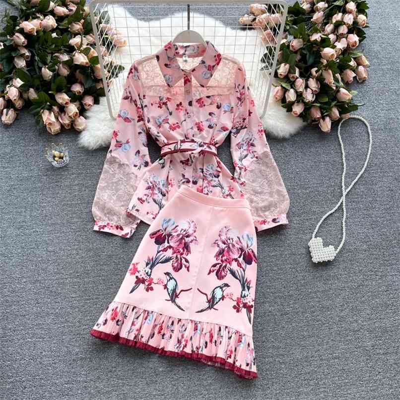 Fashion Designer Summer Fall Women's Pink Suit See through Lace Patchwork Blouse Shirt and High waist Pleated Skirt 2 Piece Set 210602
Fashion Designer Summer Fall Women's Pink Suit See through Lace Patchwork Blouse Shirt and High waist Pleated Skirt 2 Piece Set 210602