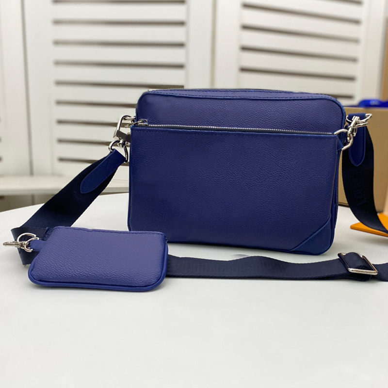 M57840 TRIO MESSENGER men bag light blue white designer original calf-leather trim strap cross-body shoulderbag purse, Size:25x18.5x7 cm
M57840 TRIO MESSENGER men bag light blue white designer original calf-leather trim strap cross-body shoulderbag purse, Size:25x18.5x7 cm