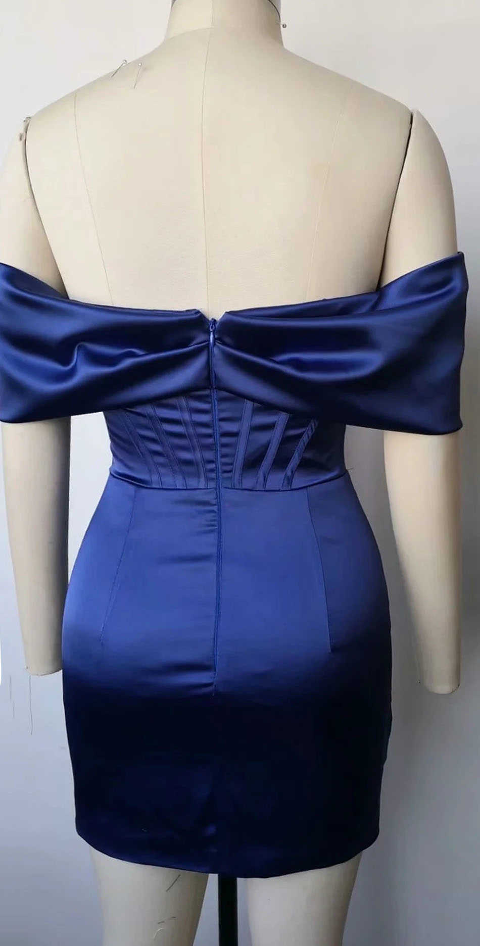 Strapless Pleated Mini Dress Fashionable Christmas Celebrity Satin Birthday Club Costume Ladies Sexy Party 210527