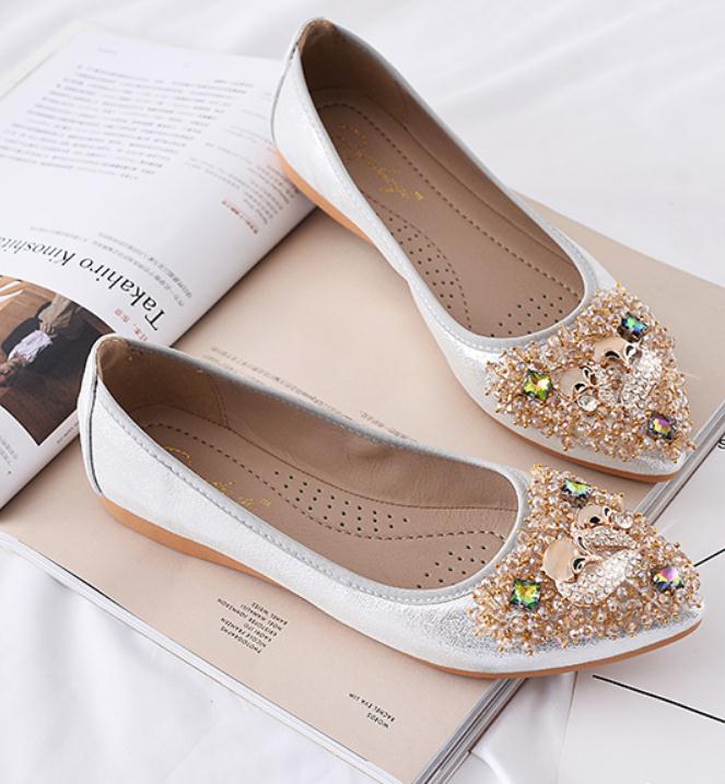 2021 Spring and Autumn shoes with New style fashion Slope heel pointed end Women's shoes @9037, Silver
2021 Spring and Autumn shoes with New style fashion Slope heel pointed end Women's shoes @9037, Silver
