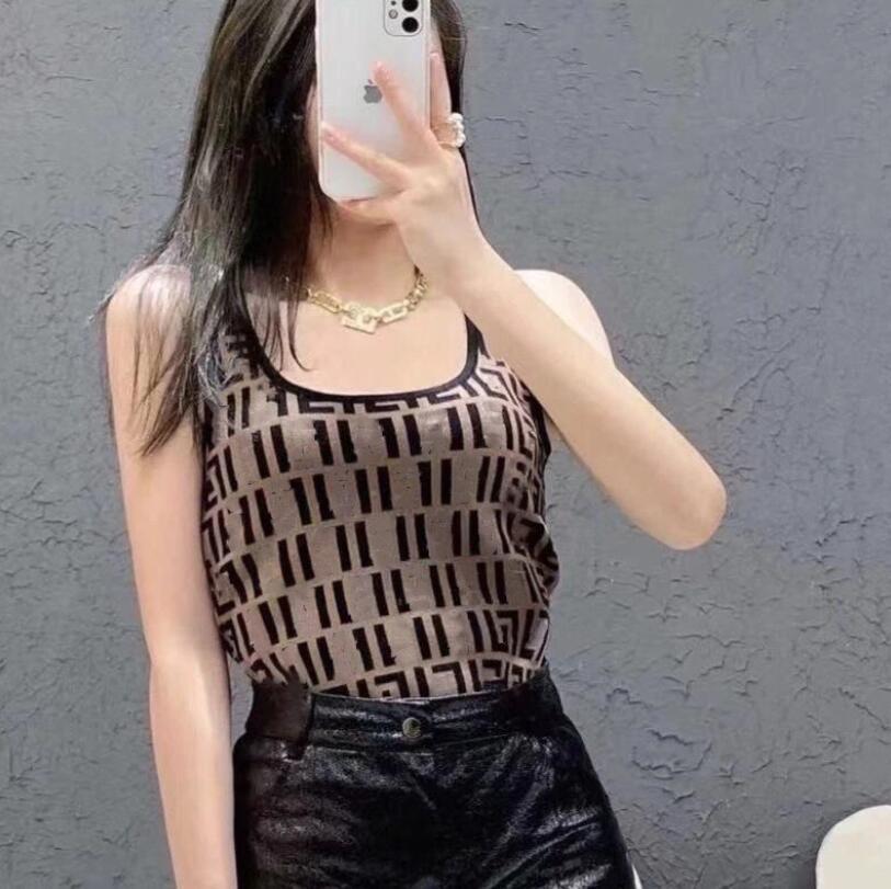 High-quality Women' Knits designer retro U-neck FsFssss letter jacquard knitted slim-fit camisole Size -L, Khaki
High-quality Women' Knits designer retro U-neck FsFssss letter jacquard knitted slim-fit camisole Size -L, Khaki