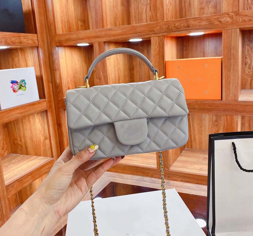 Fashion Designer Bags Women Handbag Crossbody Messenger Shoulder Chain Bag Good Quality Leather Purses Ladies High Capacity V-shape Rhombic Grid 01, Dust bag
Fashion Designer Bags Women Handbag Crossbody Messenger Shoulder Chain Bag Good Quality Leather Purses Ladies High Capacity V-shape Rhombic Grid 01, Dust bag