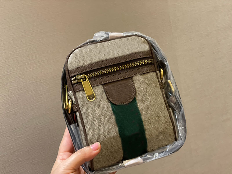 Famous brand replica shoulder bag men and women red and green stripes messenger bag square leather mobile phone bags handbag
Famous brand replica shoulder bag men and women red and green stripes messenger bag square leather mobile phone bags handbag