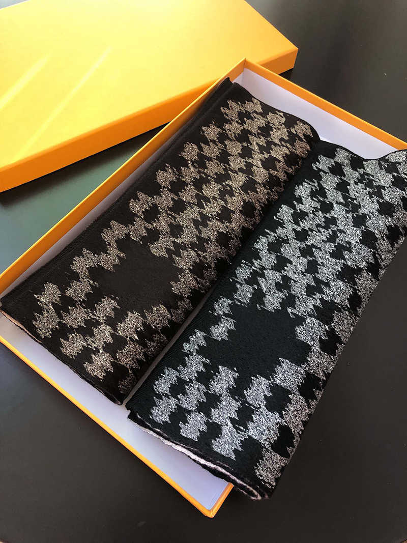 Top Luxury Cashmere Scarf for Men Classic Chess Board Style High Quality Autumn Winter Warm Fashion Letter Original Brand Design Shawl Long
Top Luxury Cashmere Scarf for Men Classic Chess Board Style High Quality Autumn Winter Warm Fashion Letter Original Brand Design Shawl Long