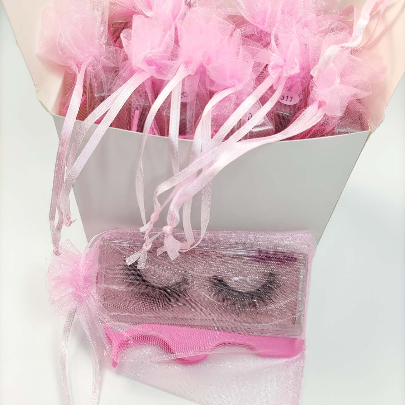 False Eyelashes Soft Light Fake Glitter Lash Extension Mink Lashes Makeup 3D Faux Hair Natural Cross Tweezer Brush Set In Pink Bag Free Customize Serv
