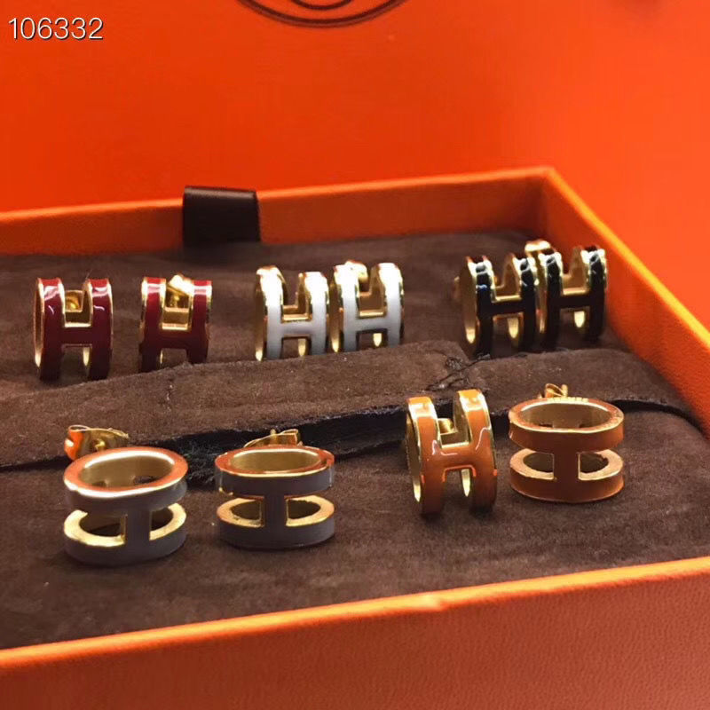 H classic black and white online celebrity ins earrings simple a titanium steel earrings rose gold Luxurys Designers jewelry, Golden;silver
H classic black and white online celebrity ins earrings simple a titanium steel earrings rose gold Luxurys Designers jewelry, Golden;silver