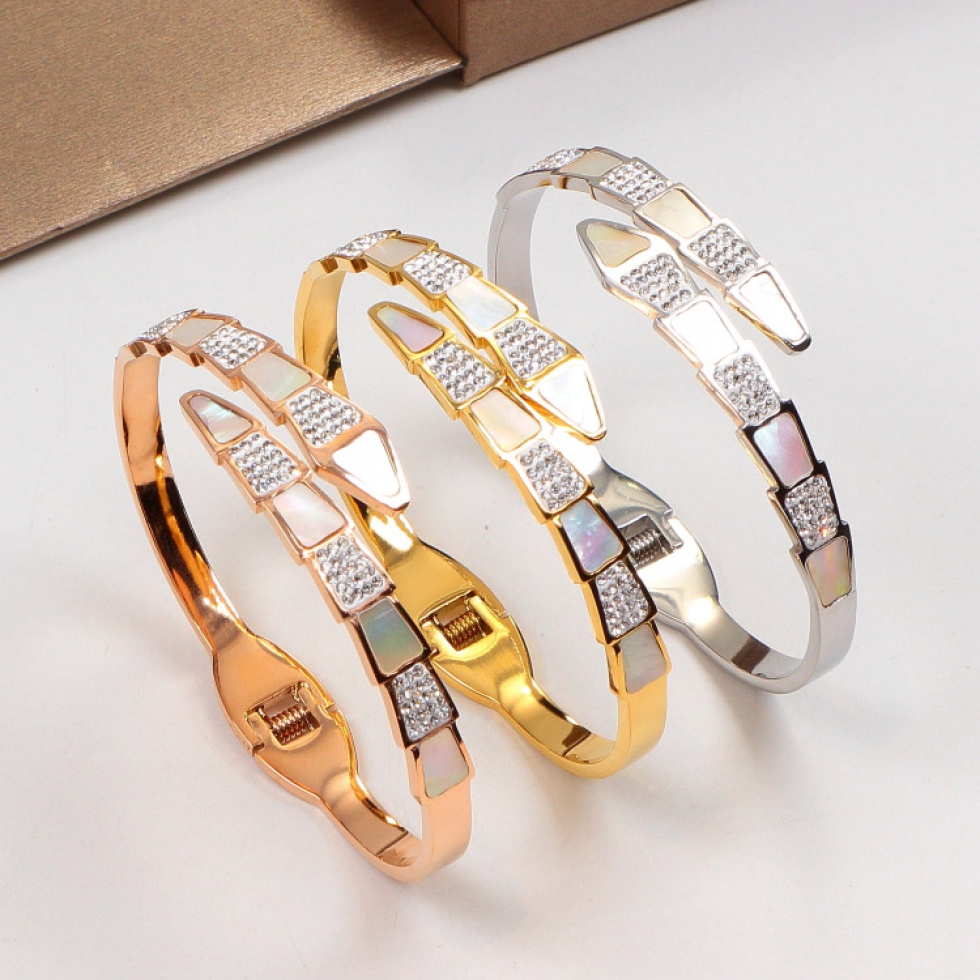 New high quality perfect engraving famous brand bracelet 18K gold rose silver serpentine spring open bracelet for couple gift, Black
New high quality perfect engraving famous brand bracelet 18K gold rose silver serpentine spring open bracelet for couple gift, Black