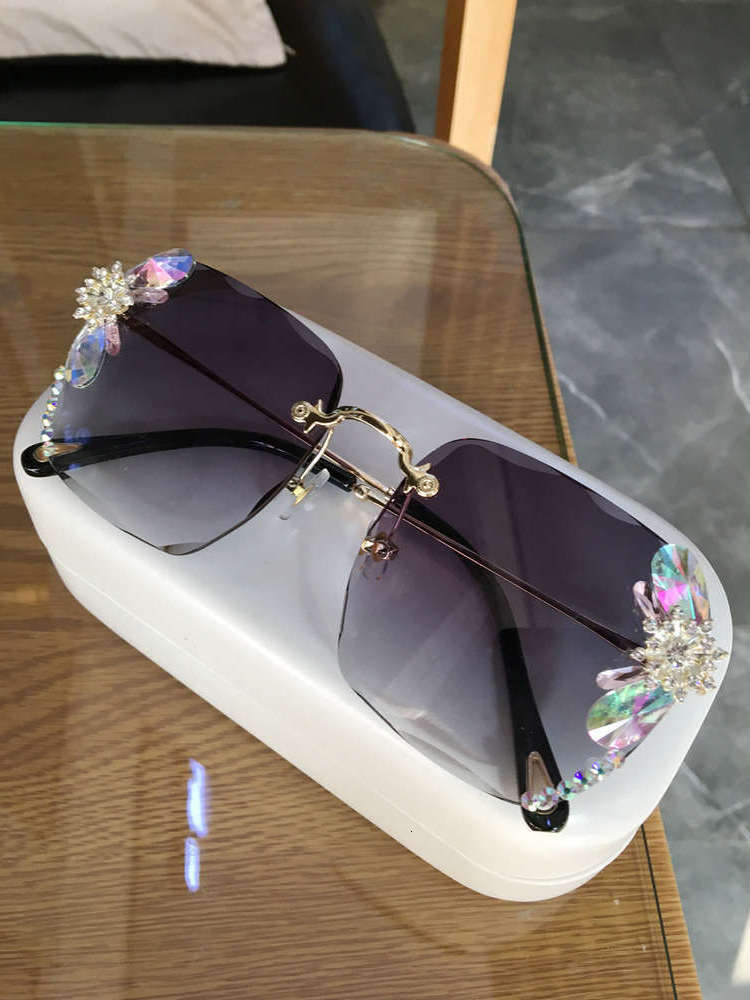 Highend accessories Lbashad New Fashion Sunglass Women Vintage Square Luxury Glass Rimls Rhintone Sun glass Shad For Female, Black
Highend accessories Lbashad New Fashion Sunglass Women Vintage Square Luxury Glass Rimls Rhintone Sun glass Shad For Female, Black