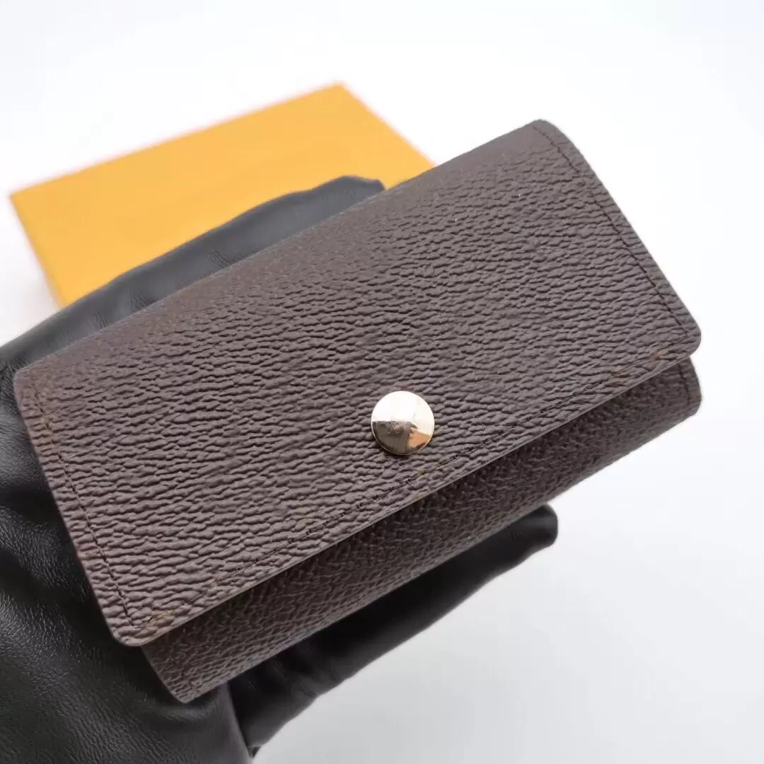 2021 High Quality key holder wallet car key case buckle chains women men classic fashion, Old flower red
2021 High Quality key holder wallet car key case buckle chains women men classic fashion, Old flower red