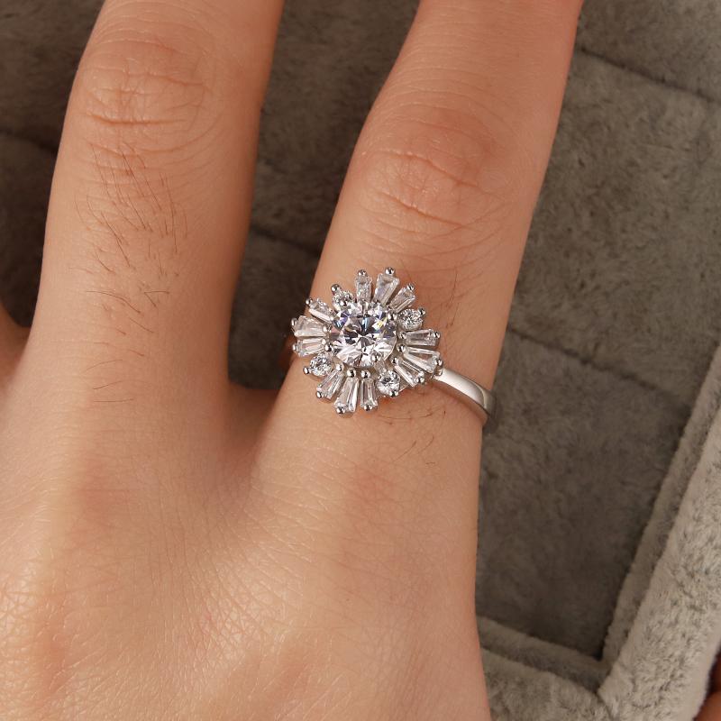 Cluster Rings Ladies Fashion Silver Exaggerated Design Ring Engagement Jewelry Wedding Accessories, Golden;silver
Cluster Rings Ladies Fashion Silver Exaggerated Design Ring Engagement Jewelry Wedding Accessories, Golden;silver