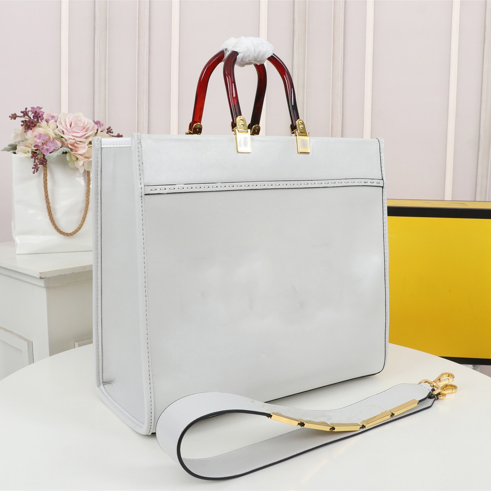 Luxurys Designers Handbags Evening Bags shoulder bag high quality shopping leather material amber double handle large capacity letter
Luxurys Designers Handbags Evening Bags shoulder bag high quality shopping leather material amber double handle large capacity letter