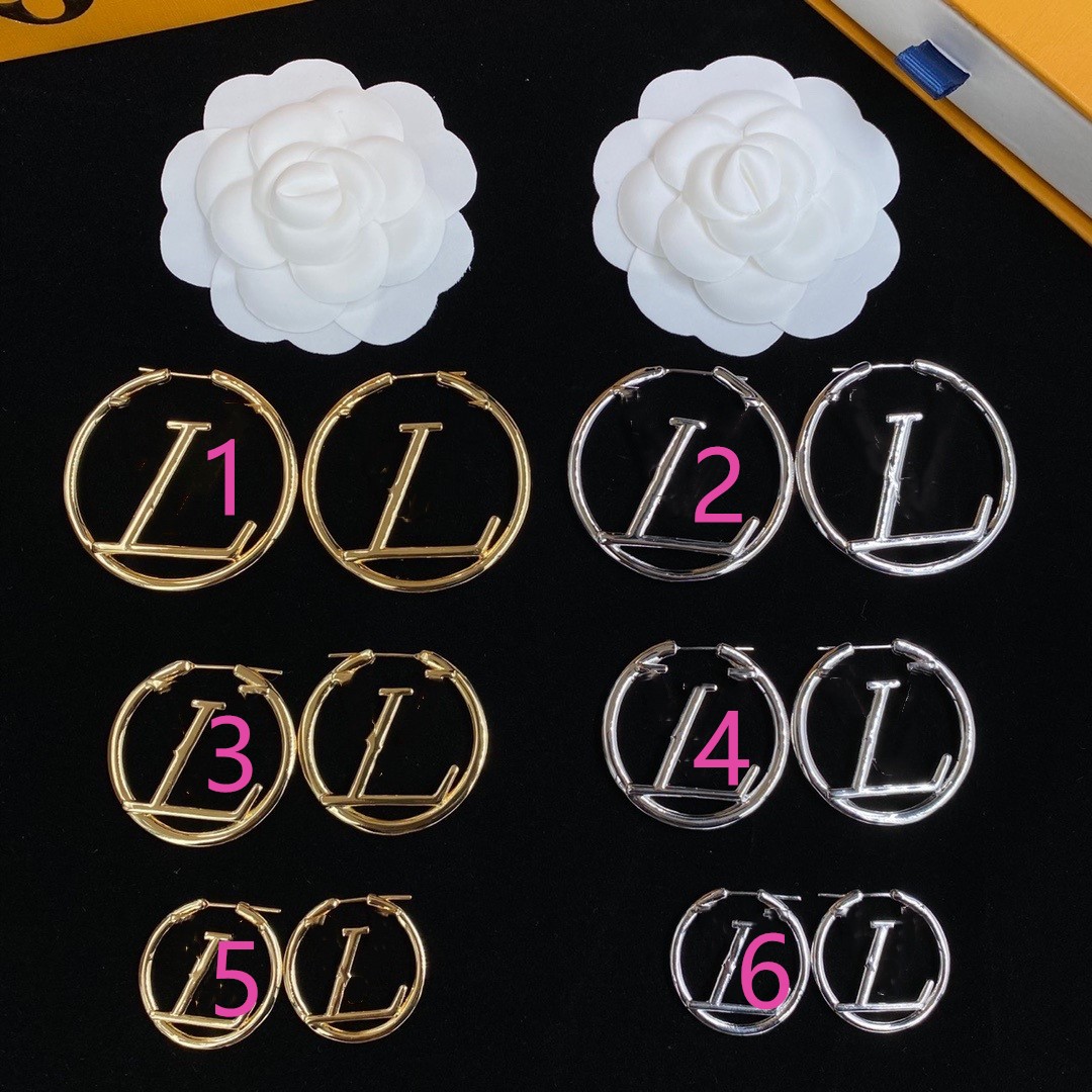2022 European and American multi-size letters Dangle & Chandelier personality geometric temperament design wild earrings female high-quality fast delivery
2022 European and American multi-size letters Dangle & Chandelier personality geometric temperament design wild earrings female high-quality fast delivery