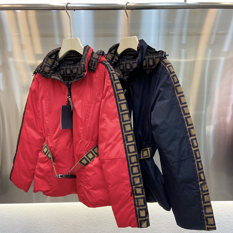 Women Designer Jackets Fashion Down Coat Womens Letter Printed Jacket with Adjustable Waist Lady Outerwear Windbreaker Wear on Both Sides, Fbag
Women Designer Jackets Fashion Down Coat Womens Letter Printed Jacket with Adjustable Waist Lady Outerwear Windbreaker Wear on Both Sides, Fbag