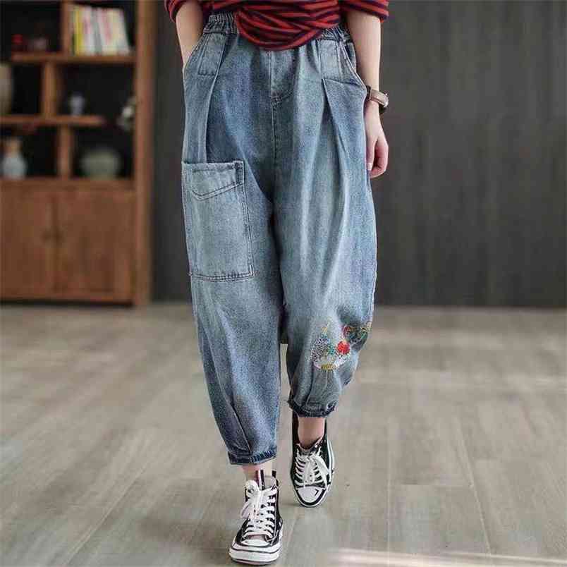 Spring Arts Style Women Vintage Embroidery Loose Jeans Big Pocket Casual Elastic Waist Cotton Denim Harem Pants V237 210512