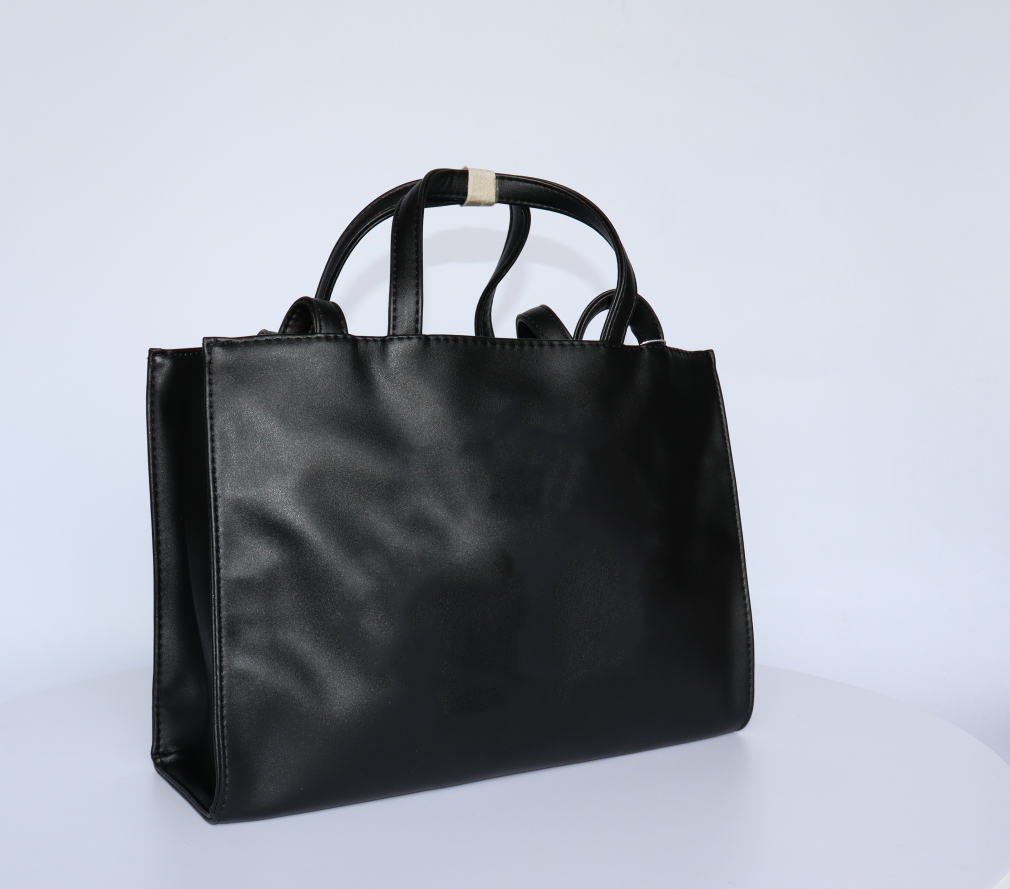 2021 Ladies Designer Top Telfar Bag Ladies Wallet Handbag Handbag Fashion Style Luxury Bag Pu Leather High Quality Black Handbag Wholesale lianquan003, Box
2021 Ladies Designer Top Telfar Bag Ladies Wallet Handbag Handbag Fashion Style Luxury Bag Pu Leather High Quality Black Handbag Wholesale lianquan003, Box