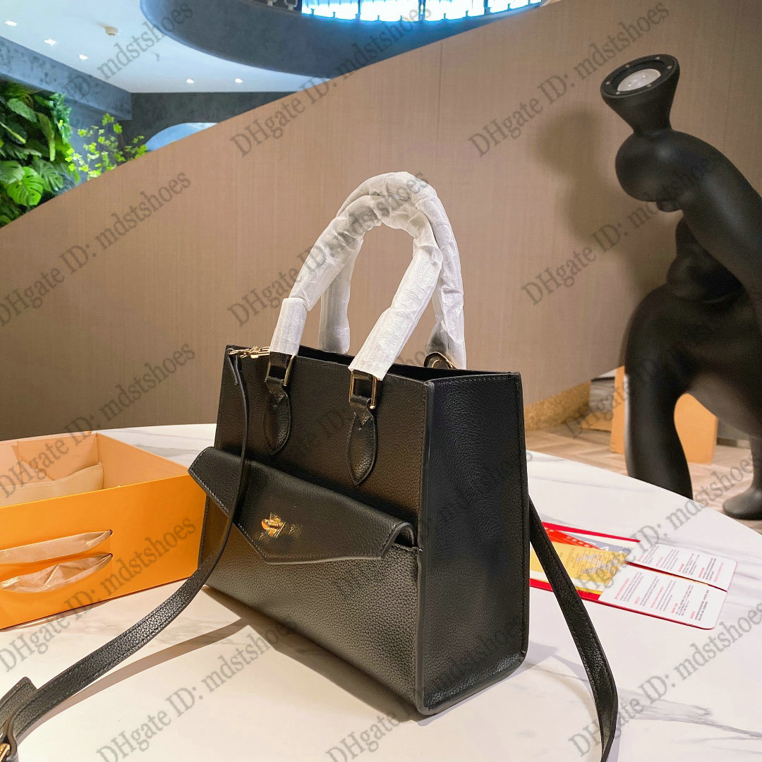 LOCKME TOTE PM Bag Black Soft Grained Calf Leather Handbag Designer Turn-lock Women Toron Top Handle Bags Crossbody With Twist Closure Lock M55845 M55818
LOCKME TOTE PM Bag Black Soft Grained Calf Leather Handbag Designer Turn-lock Women Toron Top Handle Bags Crossbody With Twist Closure Lock M55845 M55818